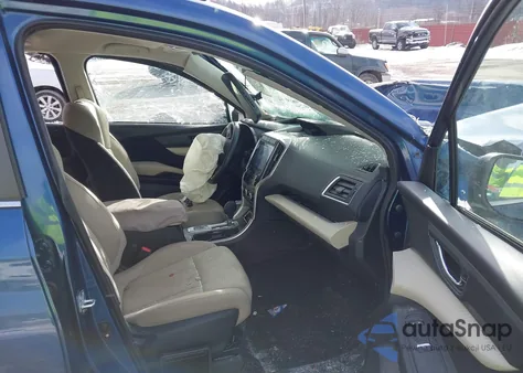 2022 Subaru Ascent Premium z USA, uszkodzony, nr VIN 4S4WMAED8N3407940